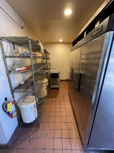 More Photos Of 8901-8925 Valley Blvd, Rosemead Storefront For Lease