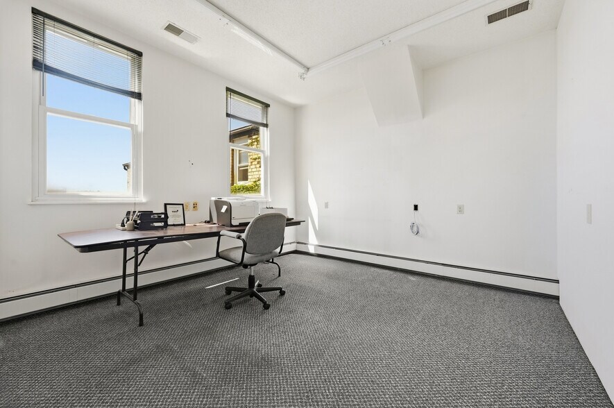 More Photos Of 628 California Ave, Pittsburgh Storefront Retail Residential For Sale