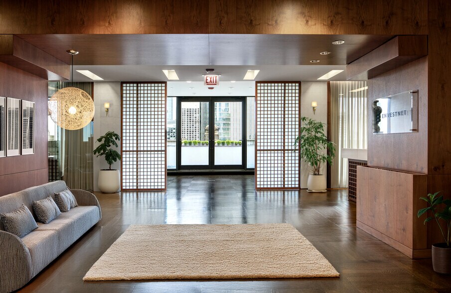 More Photos Of 35 E Wacker Dr, Chicago Office For Lease