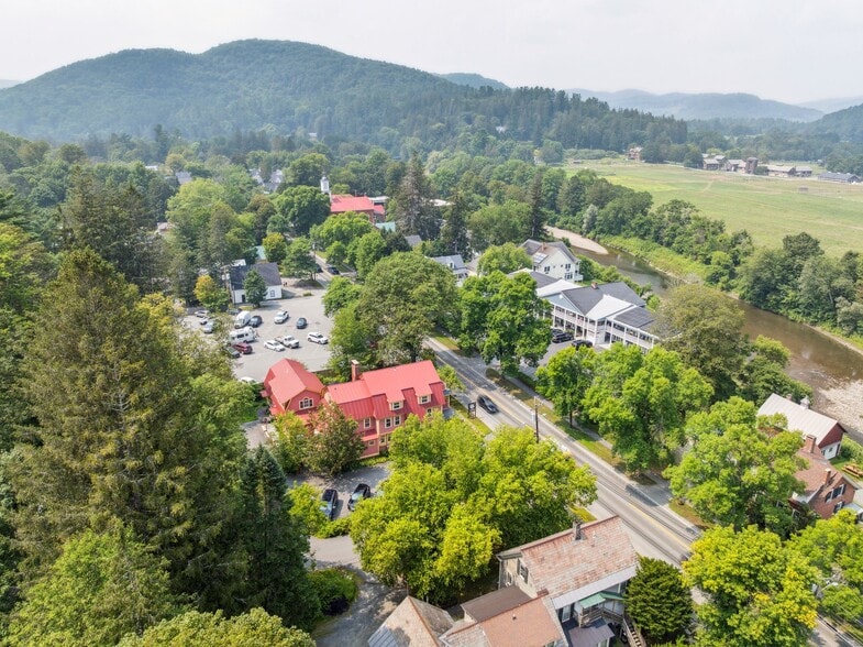 More Photos Of 41 Pleasant St, Woodstock Hospitality For Sale
