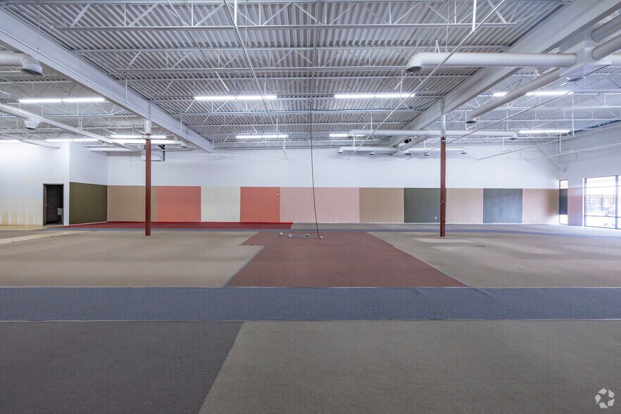 More Photos Of 3211-3231 Coors Blvd SW, Albuquerque Unknown For Lease