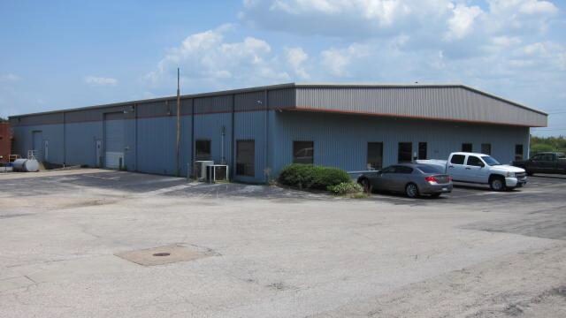 More Photos Of 7110 E Ben White Blvd, Austin Warehouse For Lease