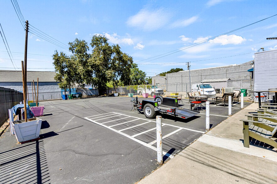 More Photos Of 1011 Del Paso Blvd, Sacramento Restaurant For Sale