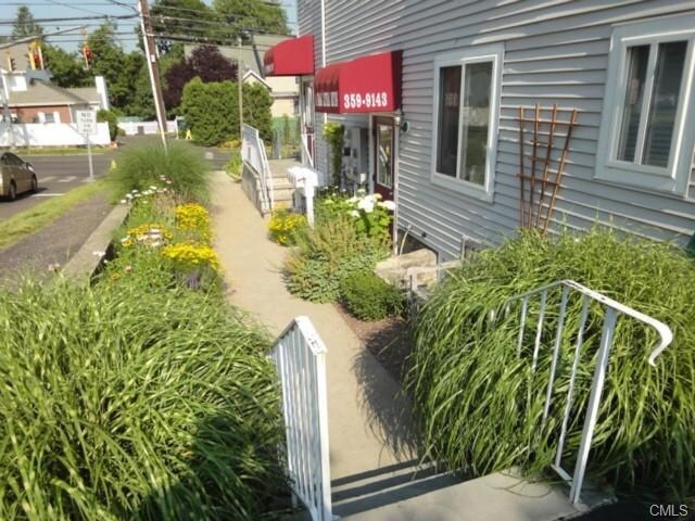 More Photos Of 543 Newfield Ave, Stamford Storefront Retail Residential For Sale