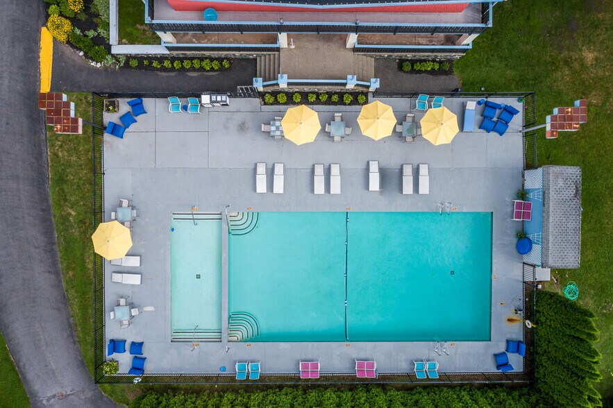 More Photos Of 6302 Main St, Tannersville Hotel For Sale
