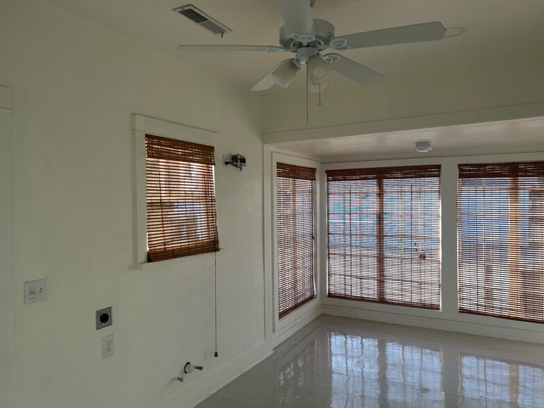 More Photos Of 838 W 19th St, Merced Office For Lease