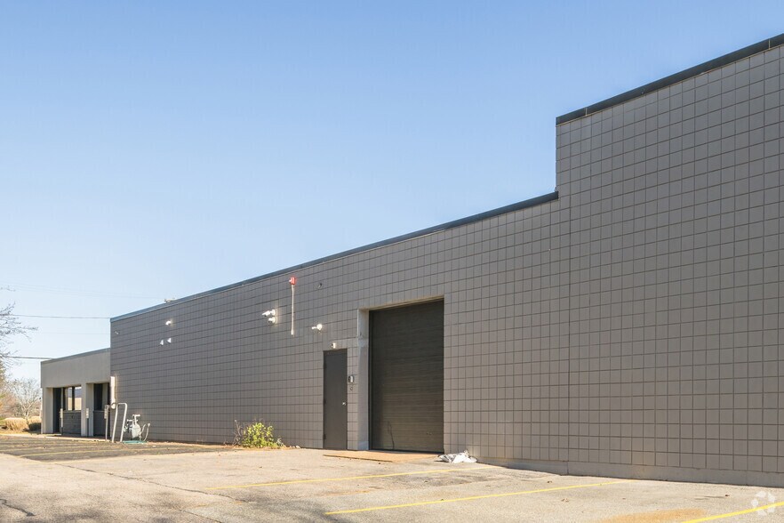 More Photos Of 16 Stafford Ct, Cranston Light Manufacturing For Lease