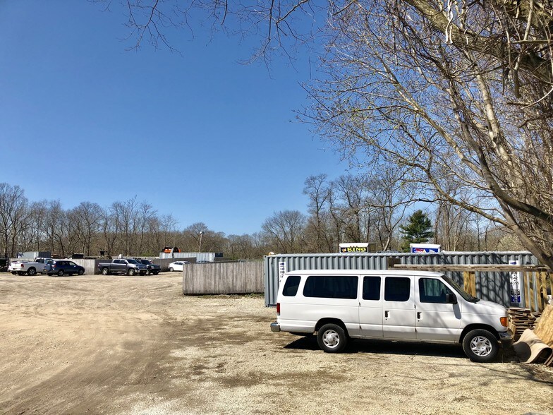 More Photos Of 96-122 Railroad Ave, Center Moriches Freestanding For Sale