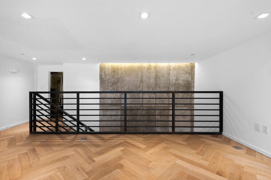 More Photos Of 2108 Walnut St, Philadelphia Storefront Retail Residential For Sale
