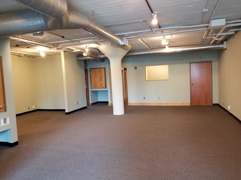More Photos Of 1230 W Morehead St, Charlotte Loft Creative Space For Lease