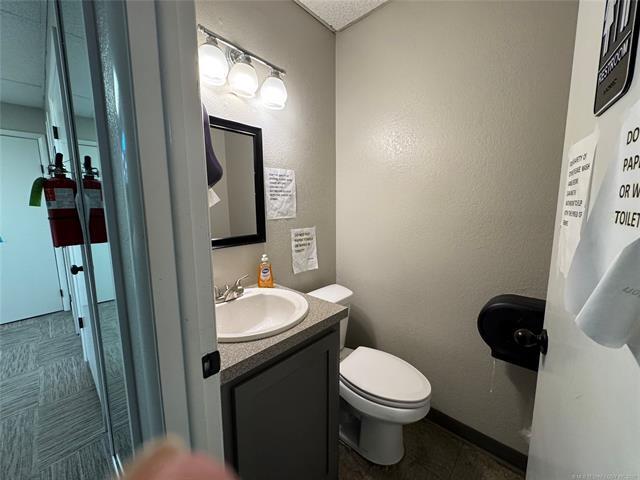 More Photos Of 1029 E Washington Ave, Mcalester Rehabilitation Center For Sale