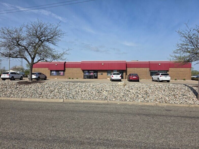 Primary Photo Of 5700 Executive Dr, Lansing Office For Sale