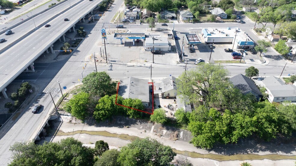 More Photos Of 607 W Theo Ave, San Antonio Office For Sale