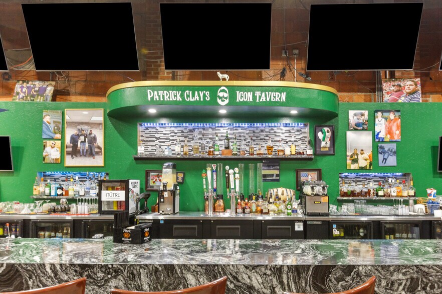 More Photos Of 418 N Grant Ave, Odessa Bar For Sale