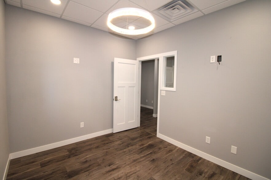 More Photos Of 116 1st St SW, Minot Medical For Lease