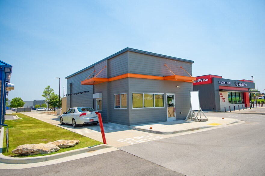 More Photos Of 6701 S Memorial Dr, Tulsa Fast Food For Sale