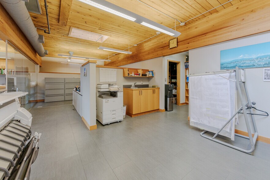 More Photos Of 3905 2nd Ave, Burnaby Flex For Sale