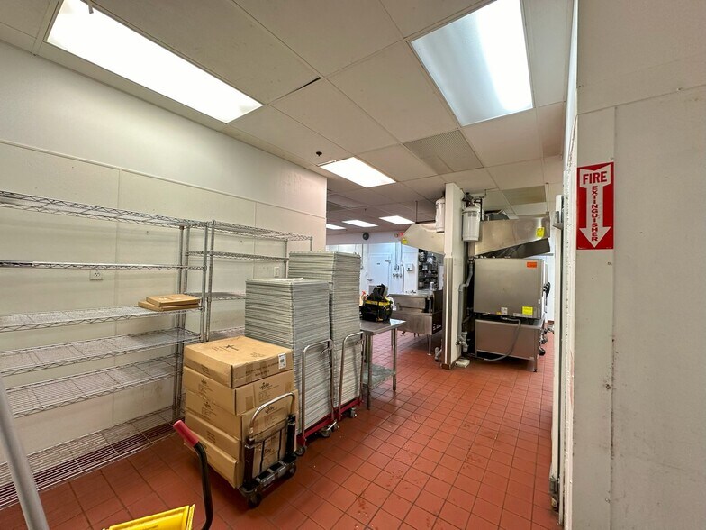 More Photos Of 11171 Horseshoe Way, Richmond Light Manufacturing For Sale