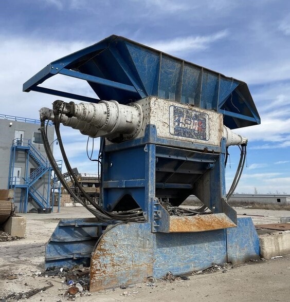 More Photos Of 6800 S Interstate Highway 45, Wilmer Showroom For Lease