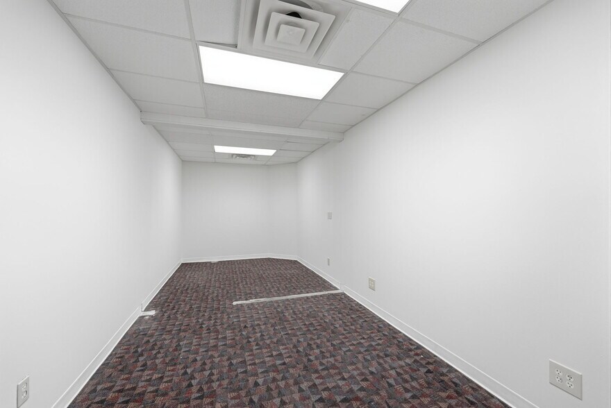 More Photos Of 197 E Morse St, Markle Office For Sale