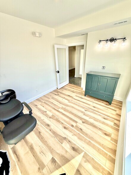 Primary Photo Of 216 Kings Mills Rd, Mason Coworking Space