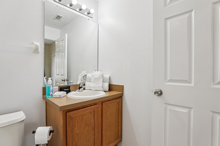 More Photos Of 136 Rosso Dr, Davenport Specialty For Sale