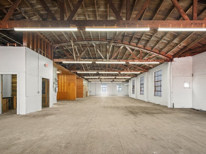 More Photos Of 236 W 15th St, Los Angeles Warehouse For Sale