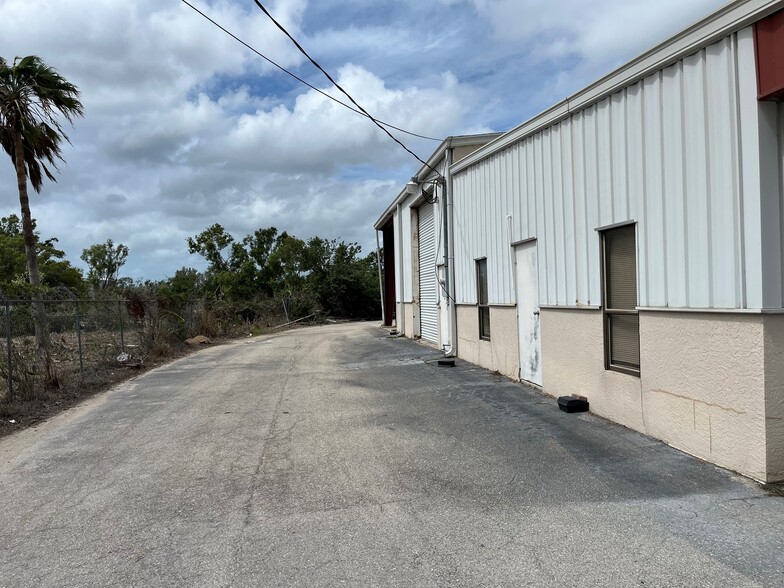More Photos Of 16340 Old US Highway 41, Fort Myers Warehouse For Sale
