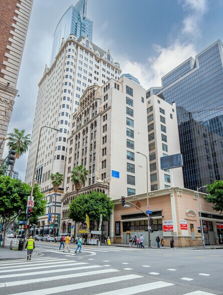 More Photos Of 811 W 7th St, Los Angeles Loft Creative Space For Lease