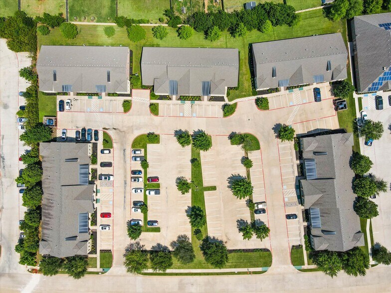 More Photos Of 4811-4851 Merlot Ave, Grapevine Unknown For Lease