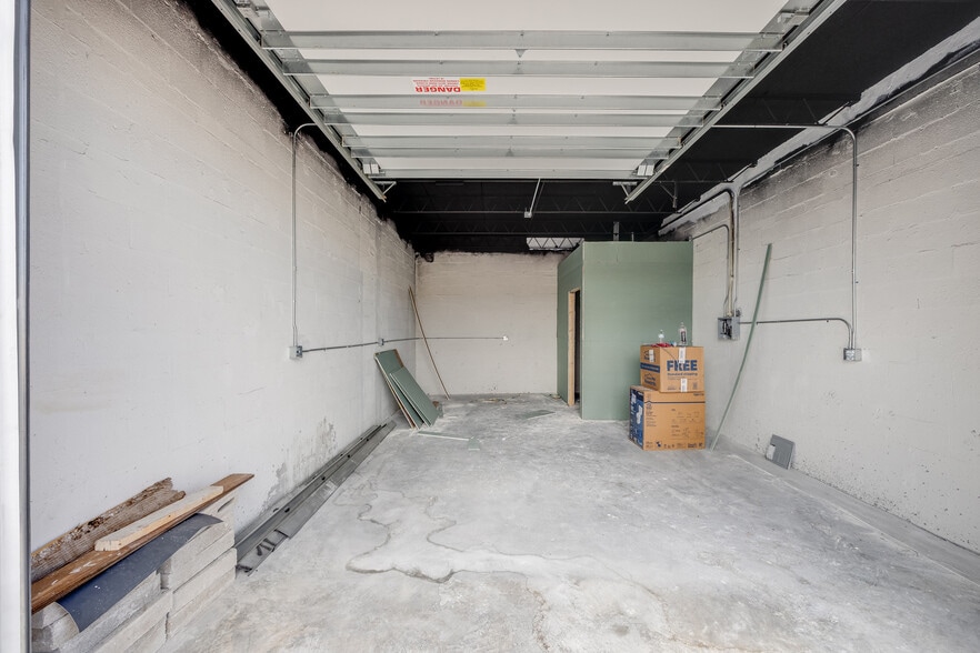 More Photos Of 1036 NE 44th Pl, Oakland Park Warehouse For Sale