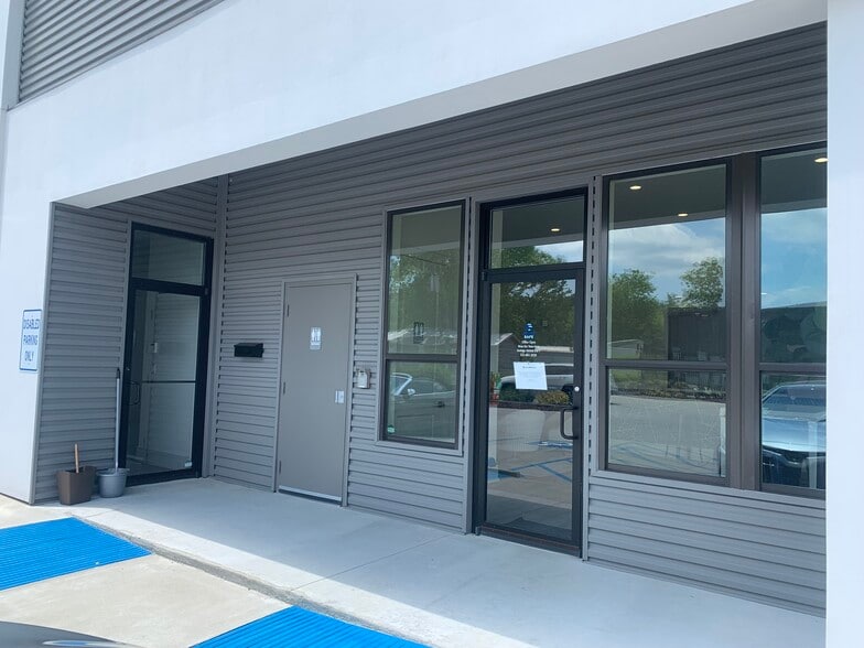 More Photos Of 13430 Leah St, Gonzales Self Storage For Lease