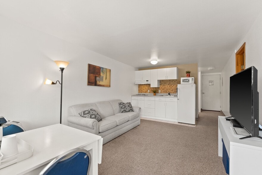 More Photos Of 8612 Washington 31 Hwy, Metaline Hotel For Sale