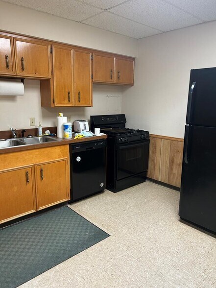 More Photos Of 818 N Raguet St, Lufkin Light Distribution For Sale