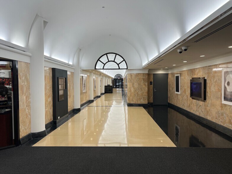 More Photos Of 216 W Jackson Blvd, Chicago Office For Lease