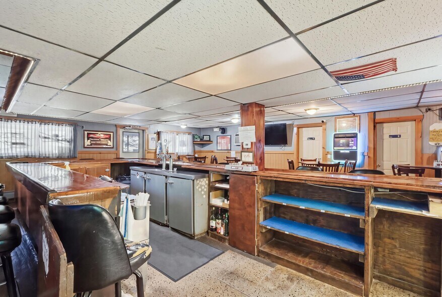 More Photos Of 225 Owego Turnpike, Waymart Specialty For Sale