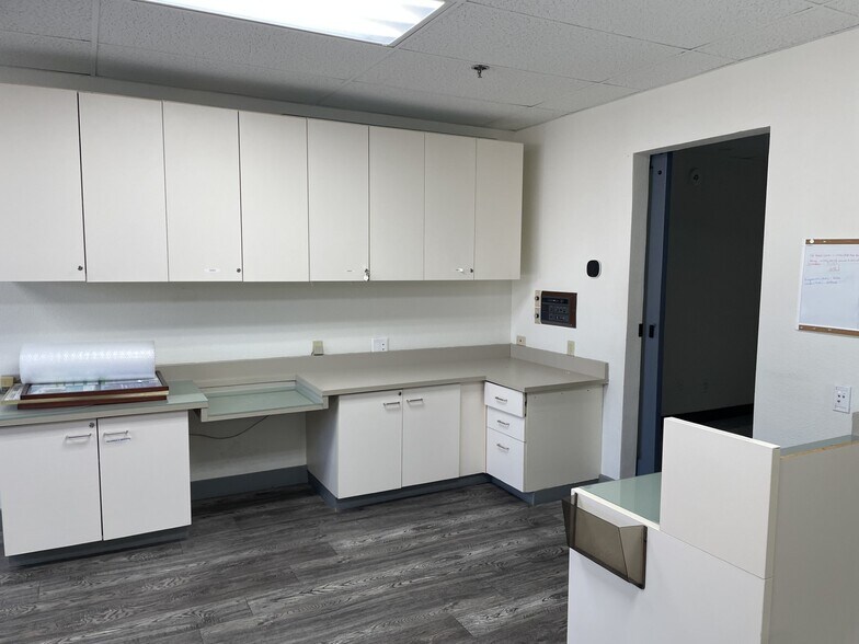 More Photos Of 44215 15th St W, Lancaster Medical For Sale