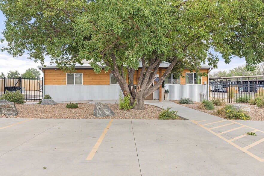 More Photos Of 17164 I 25 Frontage Rd, Platteville Flex For Lease