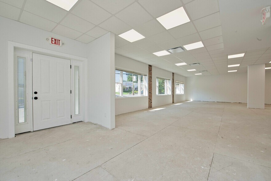 More Photos Of 121 Pulaski Rd, Kings Park Office For Sale