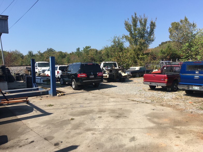 More Photos Of 1268 S Lowry St, Smyrna Auto Repair For Sale