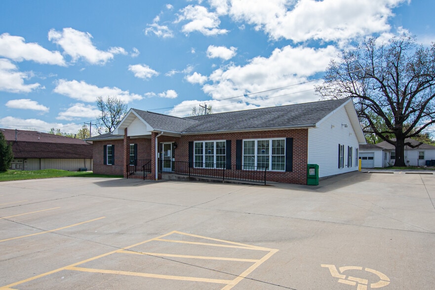 More Photos Of 2419 Broadway St, Mount Vernon Office For Sale