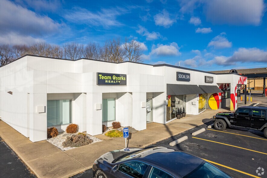 More Photos Of 2419 S Campbell Ave, Springfield Storefront For Lease