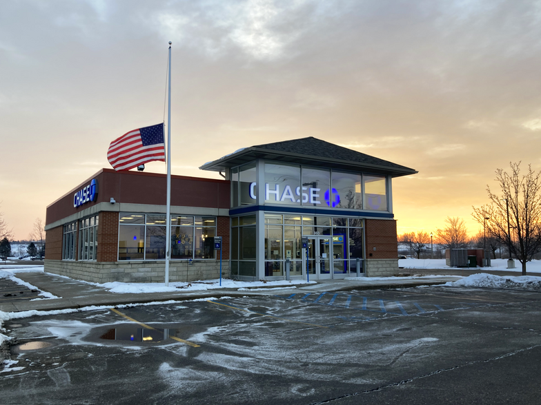 Primary Photo Of 860 N Lapeer Rd, Oxford Bank For Sale