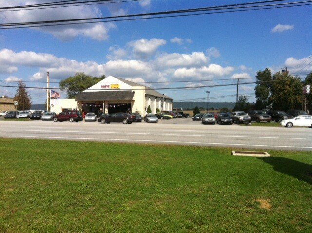 Primary Photo Of 6506 Carlisle Pike, Mechanicsburg Auto Dealership For Sale