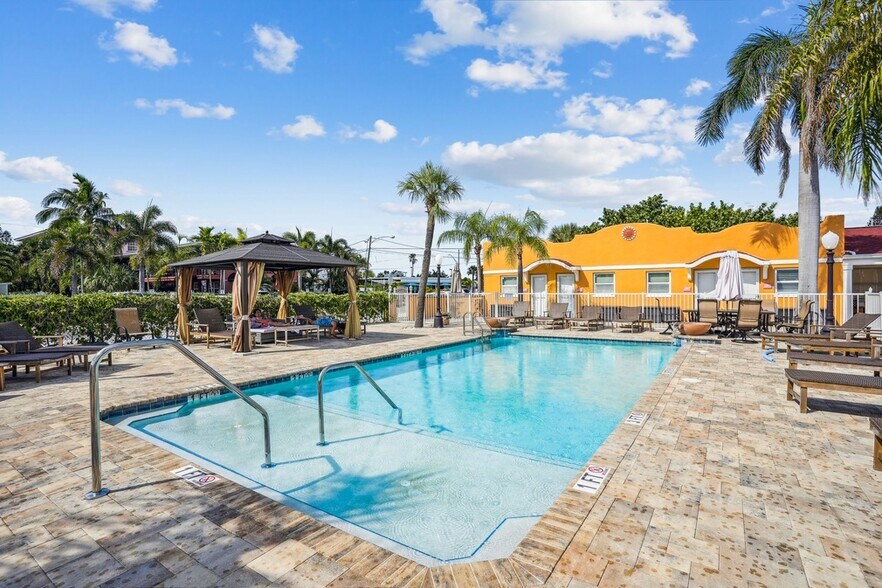 More Photos Of 600 68th Ave, Saint Pete Beach Hotel For Sale