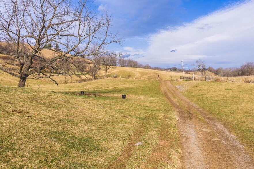 More Photos Of 230 Barn Ave, North Tazewell Land For Sale