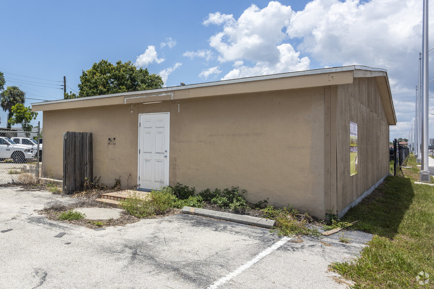 Primary Photo Of 320 Us Highway 41 Byp S, Venice Freestanding For Lease