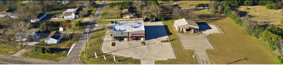 More Photos Of 1000 N Robinson Dr, Robinson Restaurant For Sale