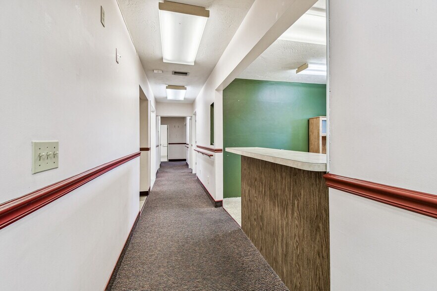 More Photos Of 321 S Lincoln Ave, Clearwater Medical For Sale