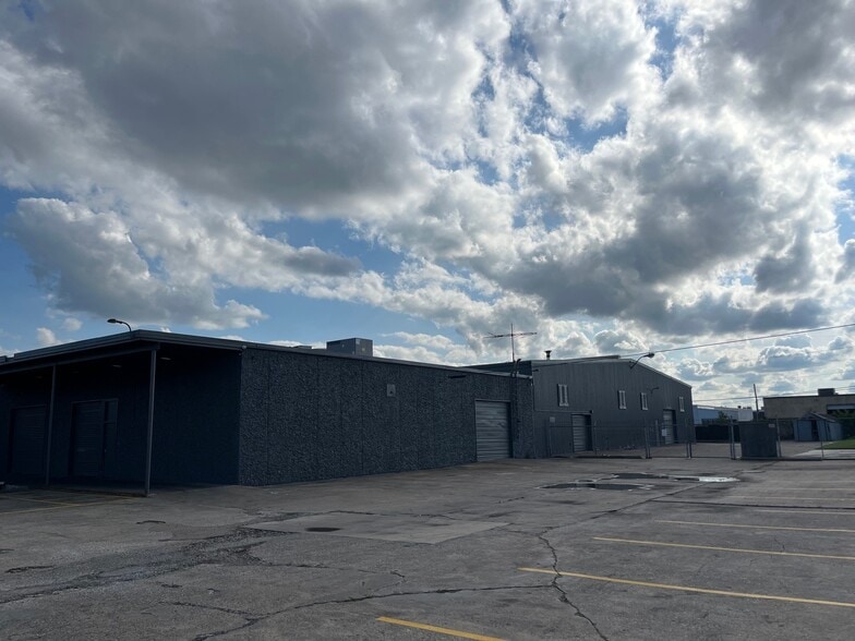 More Photos Of 601 Shepherd Dr, Garland Warehouse For Sale